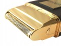 Szybkie usuwanie krótkiego zarostu za pomocą mobilnego shafera Wahl Gold Edition.