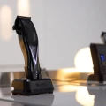 Biurkowa baza dokująca Single Power Station z kablem USB-C do maszynki Wahl Vapor Switch Cordless.